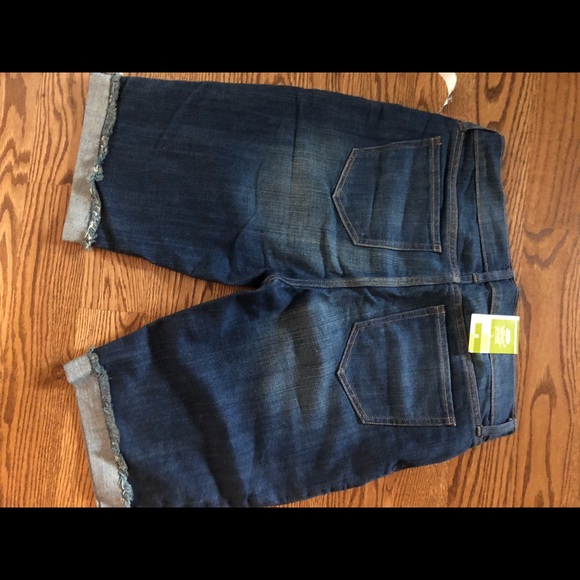 Jean shorts new with tags - Picture 4 of 4
